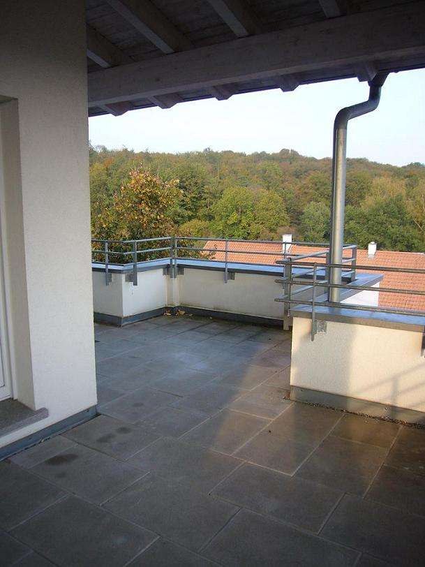 Detailansicht Dachterrasse der Immobilie Charmante 2,5 Zimmer-Studio-Wohnung mit Galerie in Lustnau