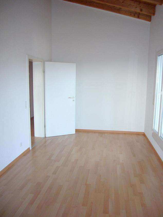 Detailansicht Schlafzimmer der Immobilie Charmante 2,5 Zimmer-Studio-Wohnung mit Galerie in Lustnau