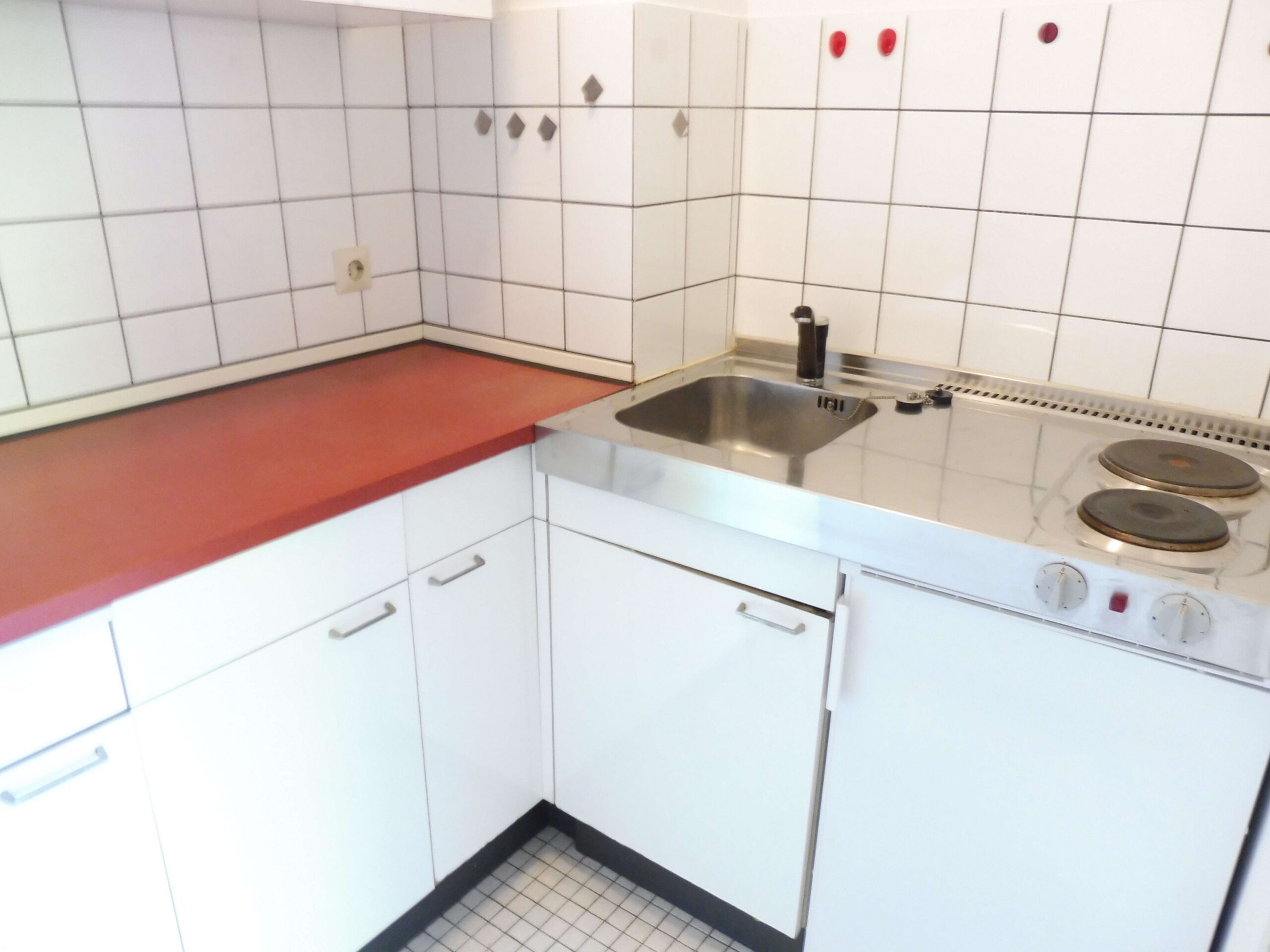 Detailansicht Küche der Immobilie 1-Zimmer-Wohnung im "Hochhaus Achalm" in Reutlingen