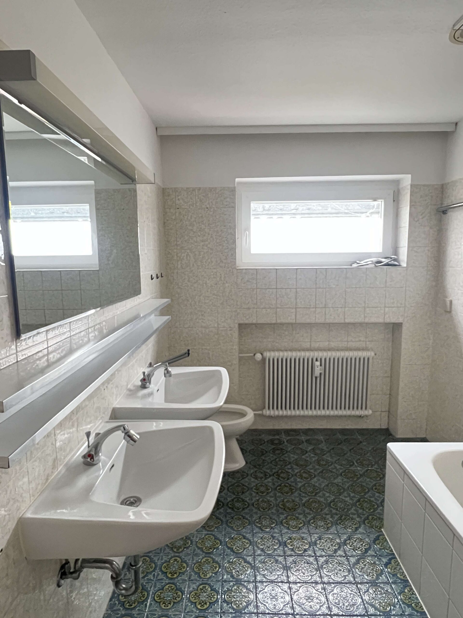 Detailansicht Badezimmer der Immobilie 4,5-Zimmer-Wohnung mit schöner Aussicht