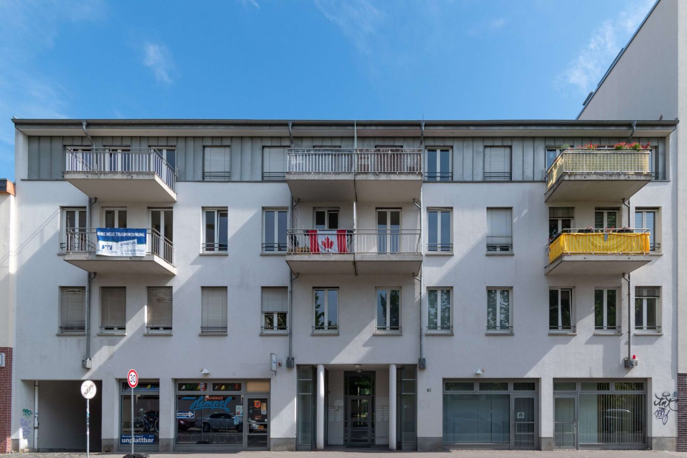 Detailansicht Hausansicht der Immobilie Stellplatz auf einem Stapelparker
