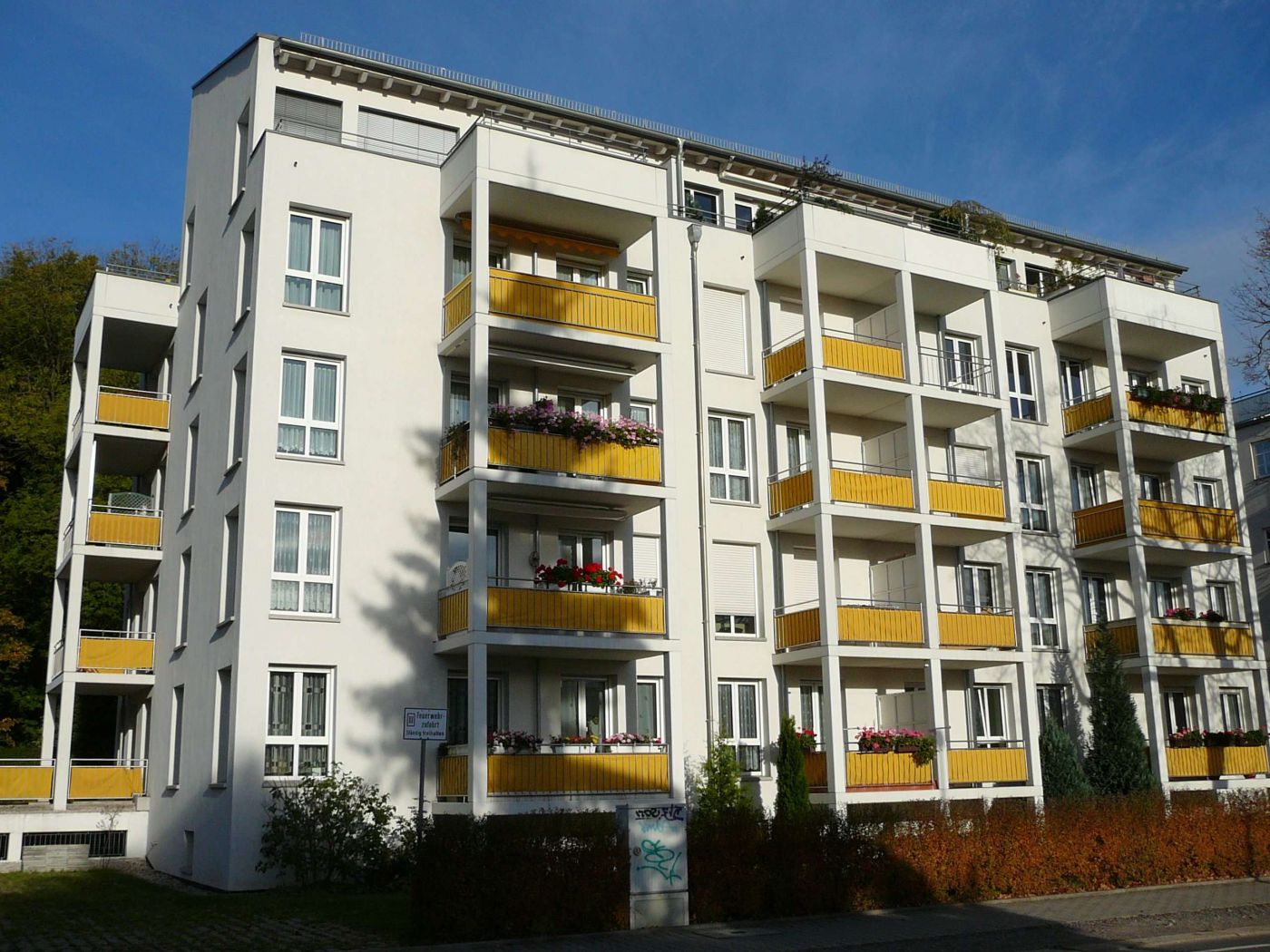 Detailansicht Hausansicht der Immobilie Stellplatz im Freien